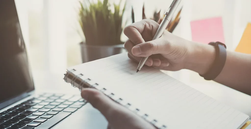 چک‌لیست جامع انتخاب چراغ حرفه‌ای برای باشگاه