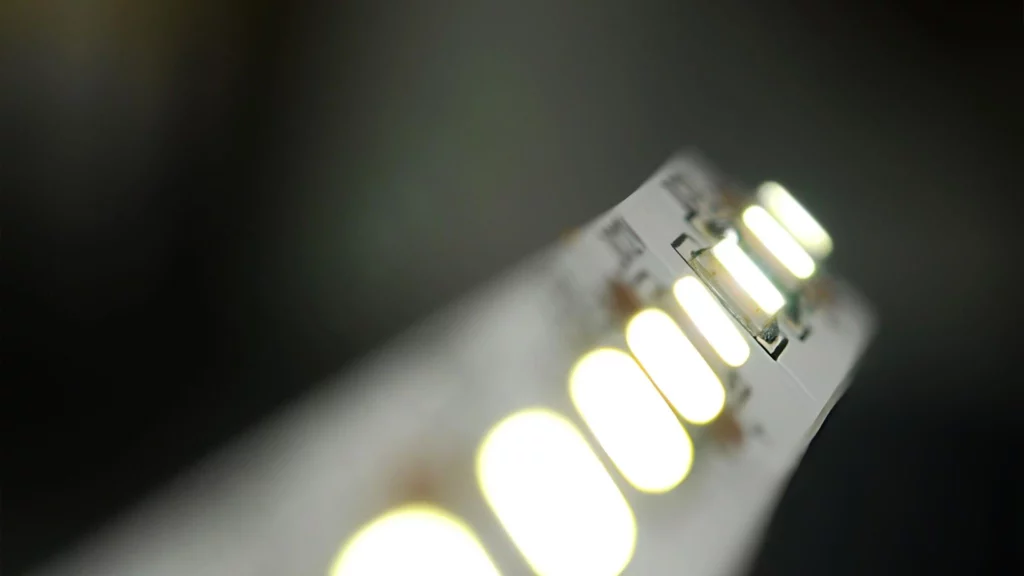 CEM-3 در ماژول LED قلب پنهان در طراحی و تولید چراغ سفارشی