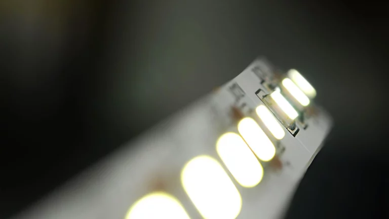 CEM-3 در ماژول LED قلب پنهان در طراحی و تولید چراغ سفارشی