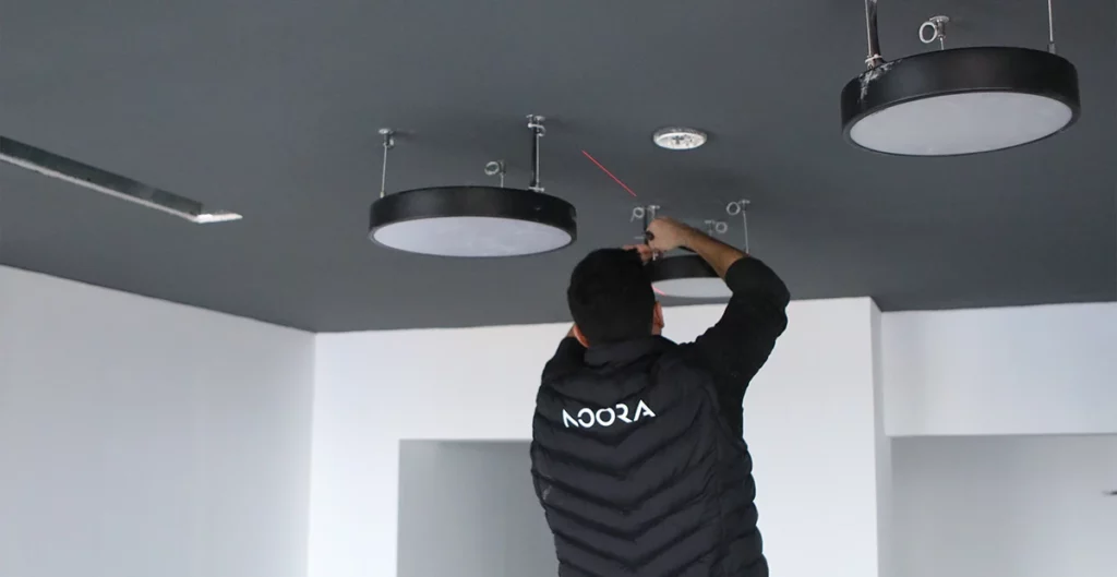 چالش‌ها و راهکارها در نصب چراغ‌های پنل سقفی